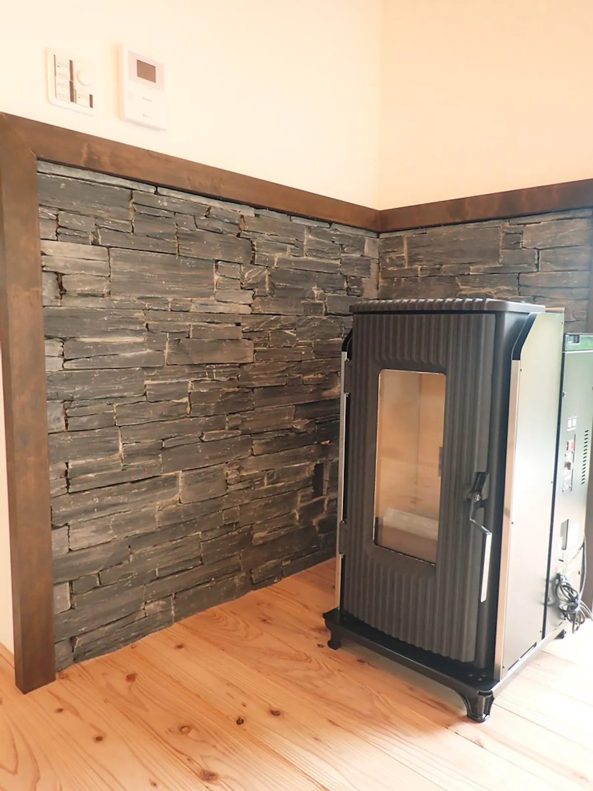 アクセントウォール　　ストーンパネル　施工例