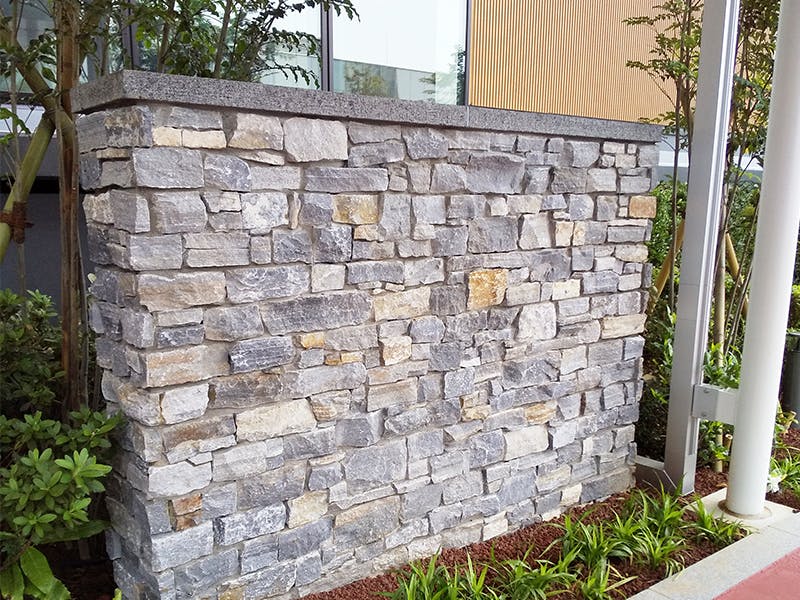 室内用 アクセントウォール 石材パネル ラフグレイ | パネルラボ.com